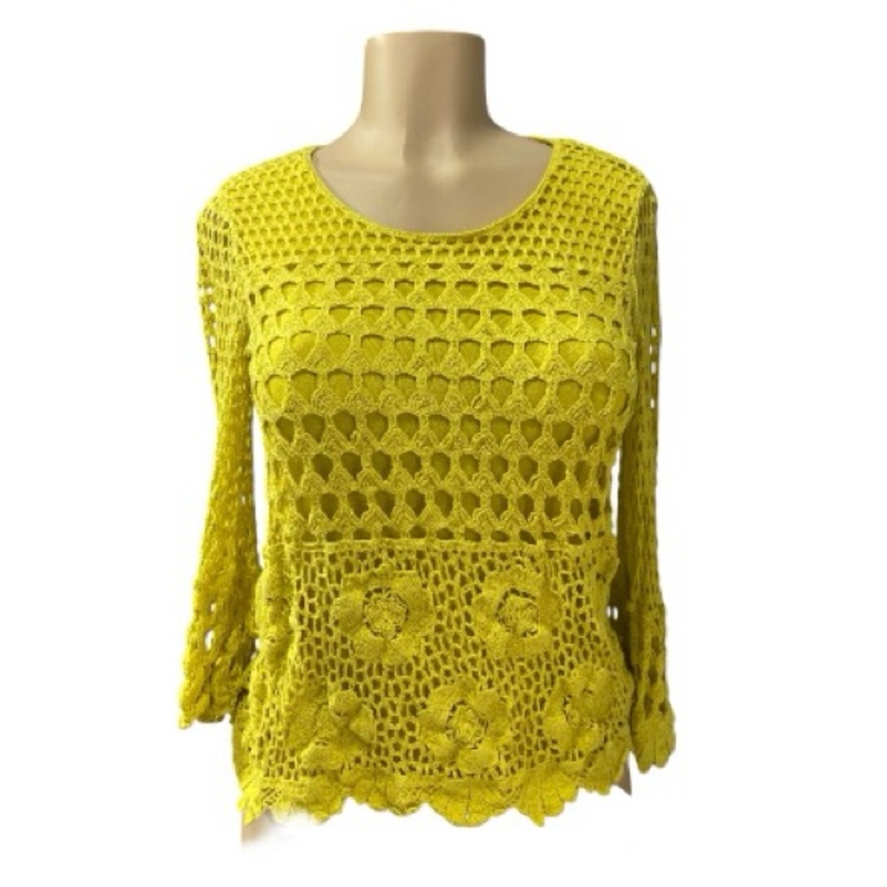 V Christina Top Yellow Crochet Lined blouse. Size S